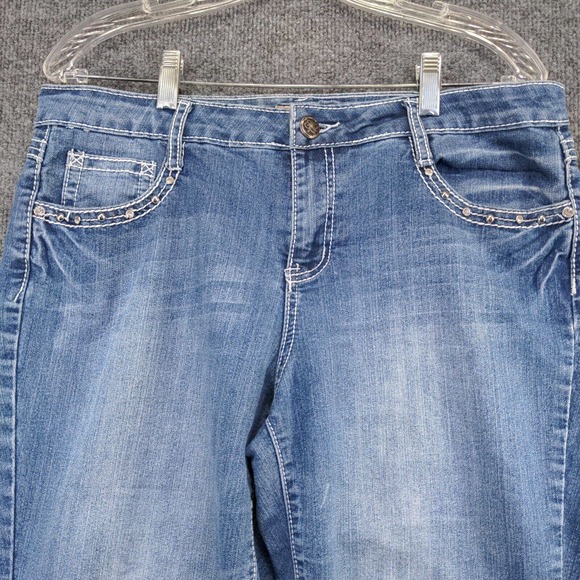 Earl Jean Women's Straight Leg Capri Jeans v 12 Stone Cuffed Hem Embellished - Picture 3 of 10